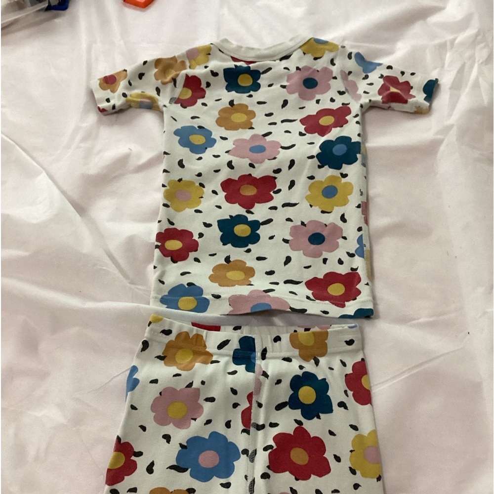 Girls short set.